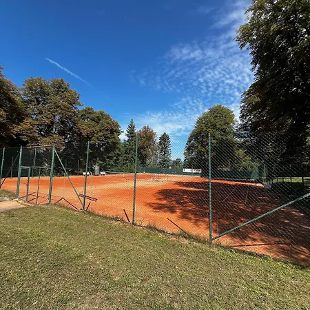 Palace - Kupele Szliács