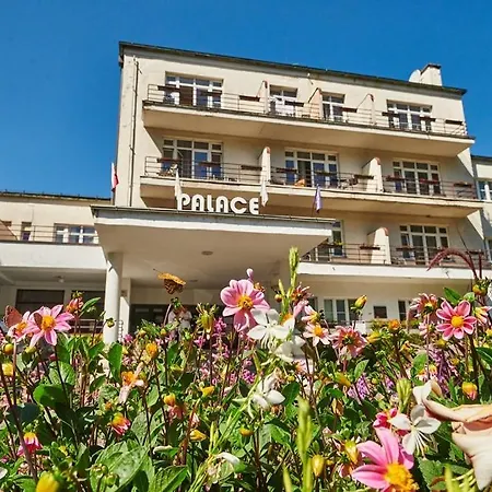 Palace - Kupele Szálloda Szliács