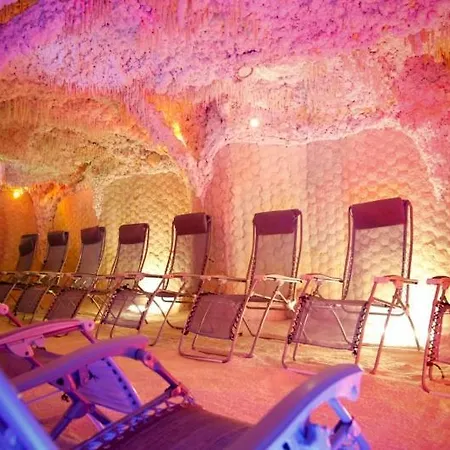 Palace - Kupele Szliács